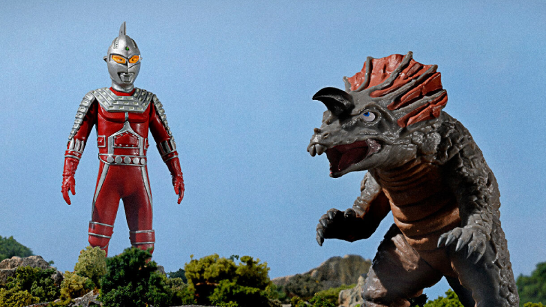 アルティメットルミナス『ニセ・ウルトラセブン＆カプセル怪獣アギラ