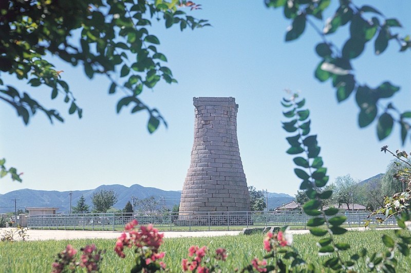 慶州歴史遺跡地区 | 경주역사유적지구 : トリップポーズ