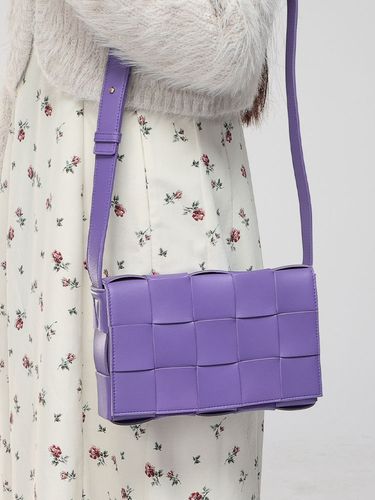 BOTTEGA VENETA (ボッテガ・ヴェネタ) イントレチャート レザー