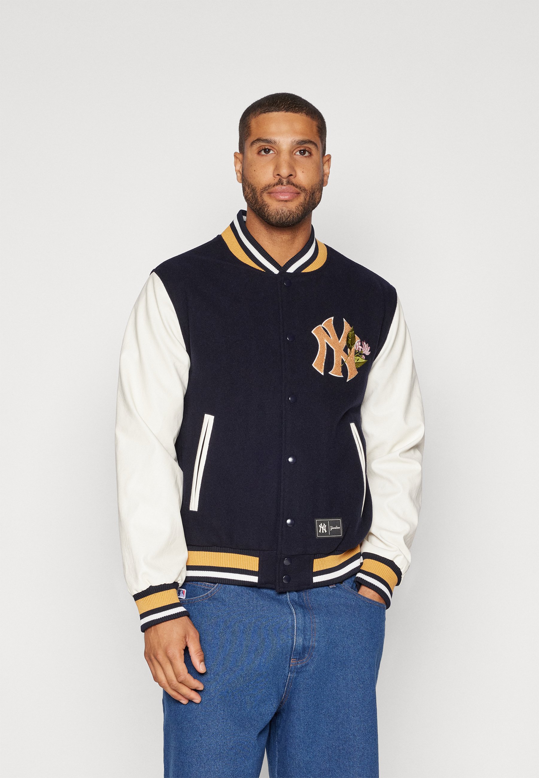 New Era MLB NEW YORK YANKEES FLORAL VARSITY JACKET - Fanartikel
