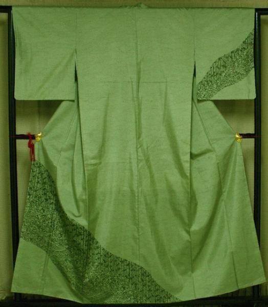 未使用の若葉色・大島紬生地付け下げ着物 - リサイクル着物のことなら