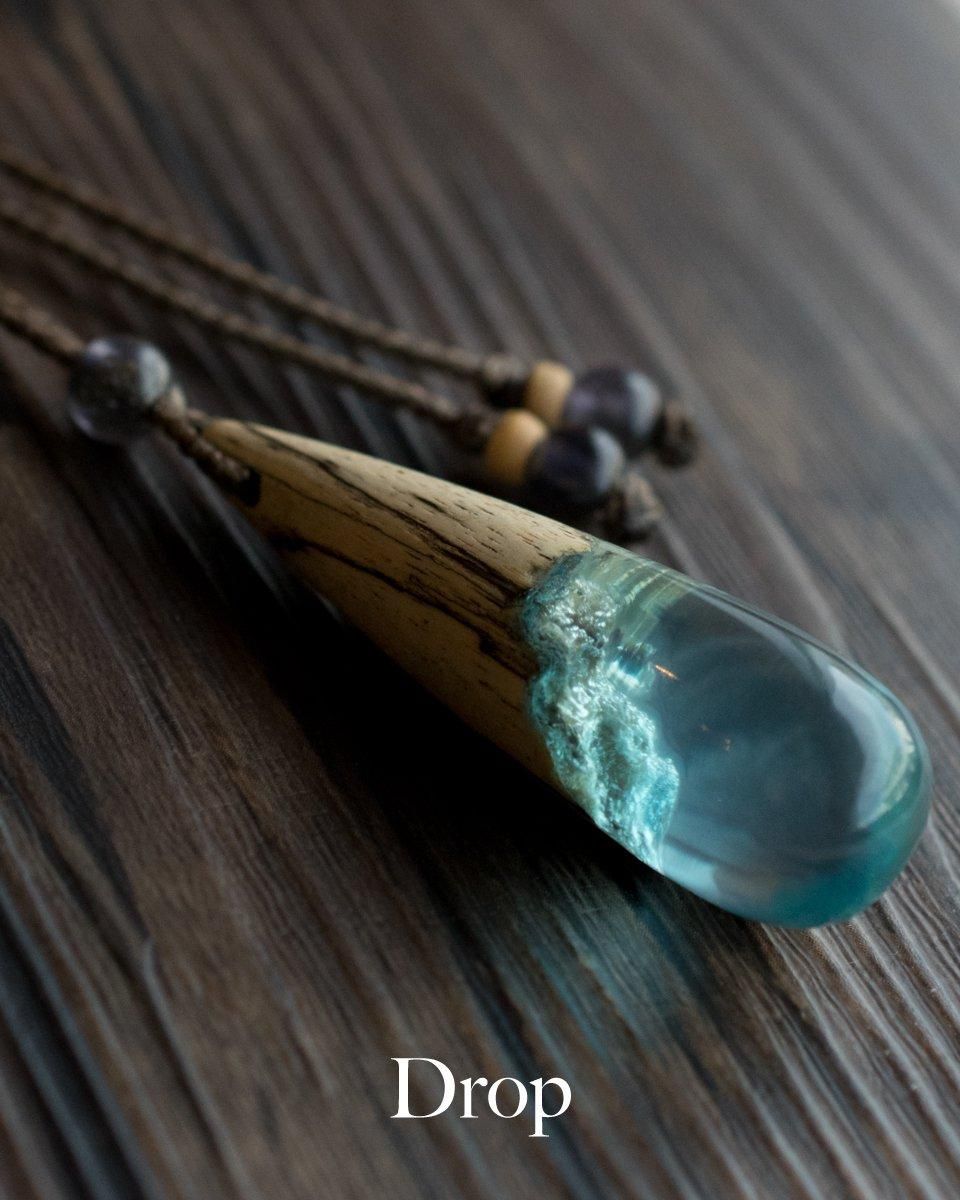 ウッドレジンネックレス（Drop） | 天然木とレジンのペンダント