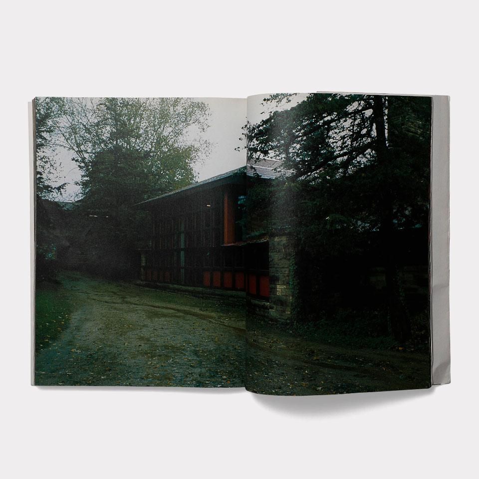 Frank Lloyd Wright: Fallingwater / Taliesin - BOOK AND SONS