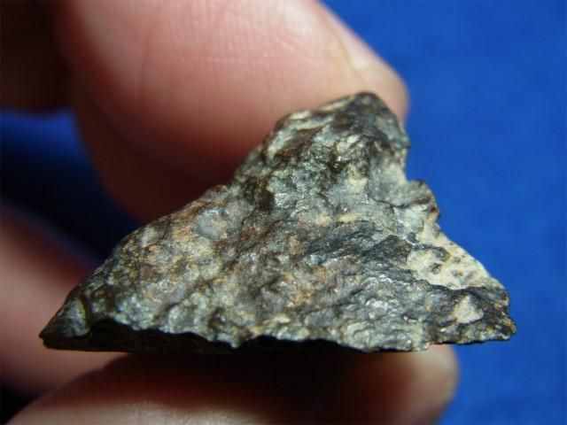 炭素を含んだ石質隕石 コンドライト NWA869 ペア標本 - 水晶専門