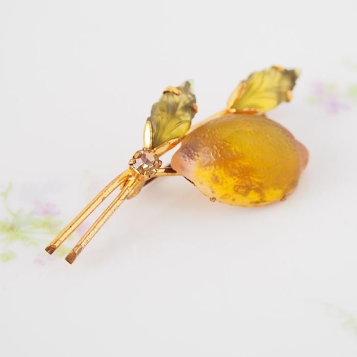 AUSTRIA オーストリア フルーツガラス レモンのブローチ