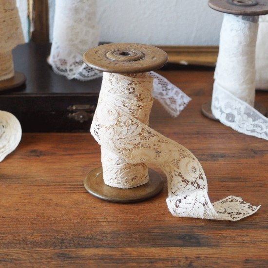 アンティークレース | ボビンレースとスプール（糸巻き）のセット（4