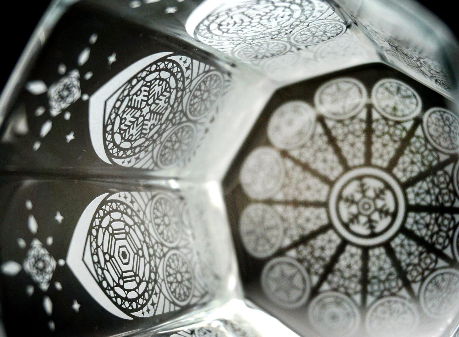 雪華の大聖堂【Octa】| ステンドグラスのような彫刻のロックグラス