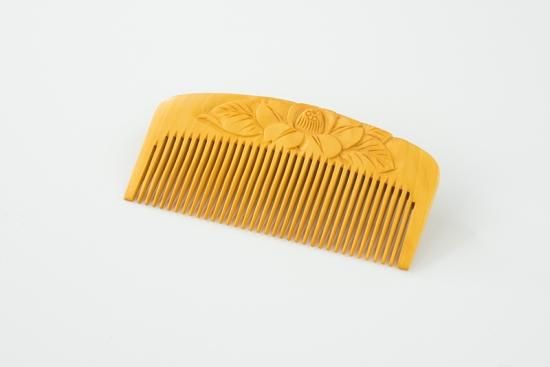 解櫛 彫（ケース付） つばき - 薩摩つげ櫛～喜多つげ製作所