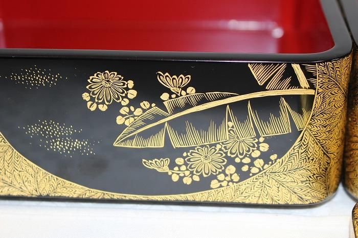 I-417輪島塗堅地布着地紙沈金彫五段重箱重台付 国田春人作 - 石川県