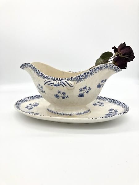 フランスアンティーク ソーシエール - アンティークモール＆蚤の市情報