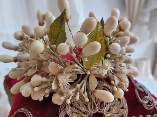 フランス製アンティークワックスフラワーティアラ