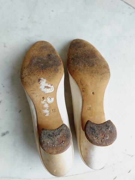 アンティークシルクブライダルシューズ - アンティークモール＆蚤の市