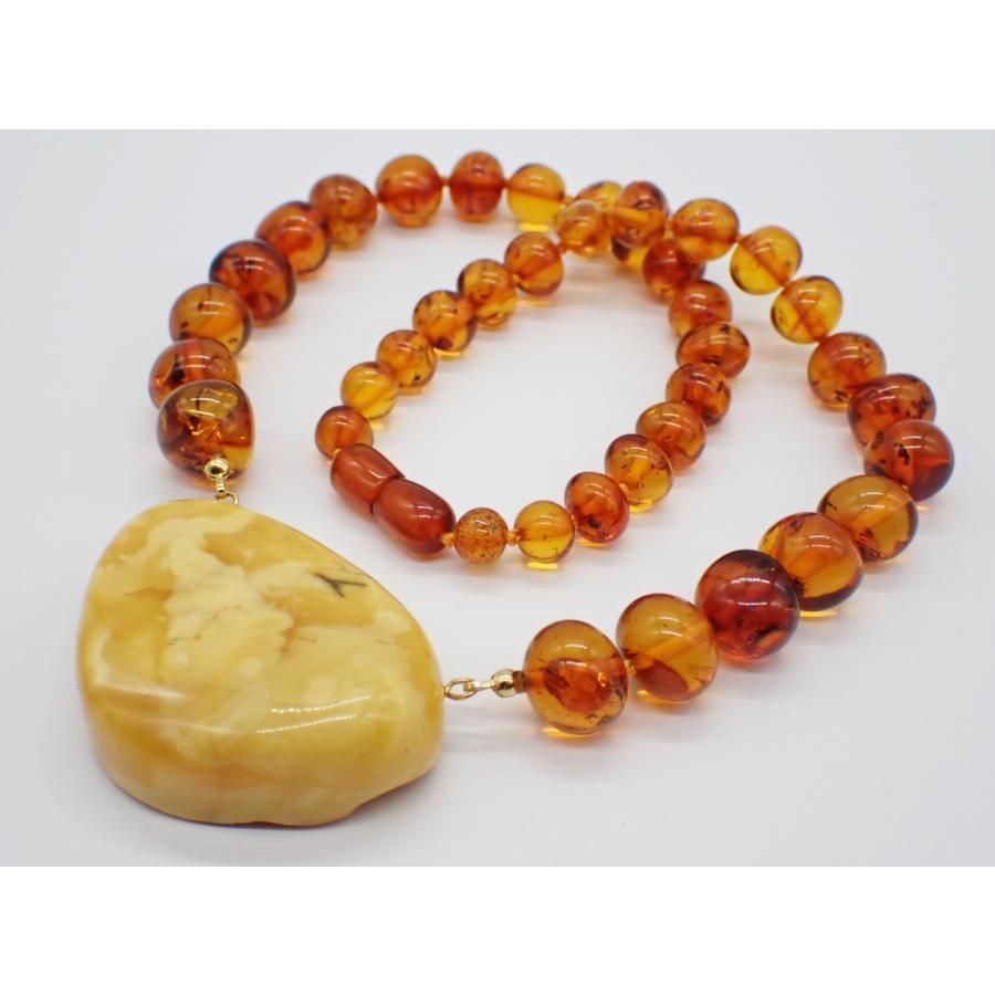大ロイヤルアンバー天然琥珀ネックレス52センチ