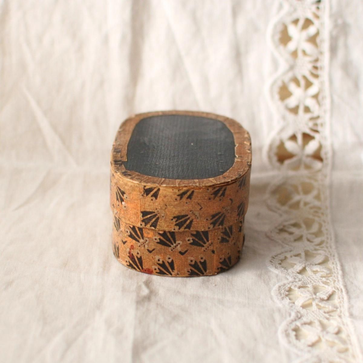 美しいアンティーク木箱、フランスの手仕事