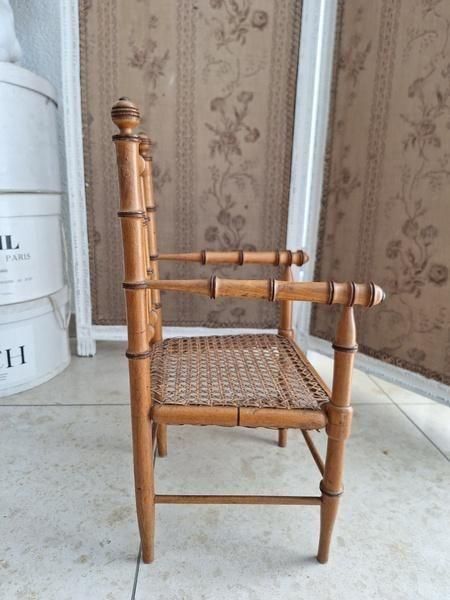 アンティークドールチェア - アンティークモール＆蚤の市情報サイト