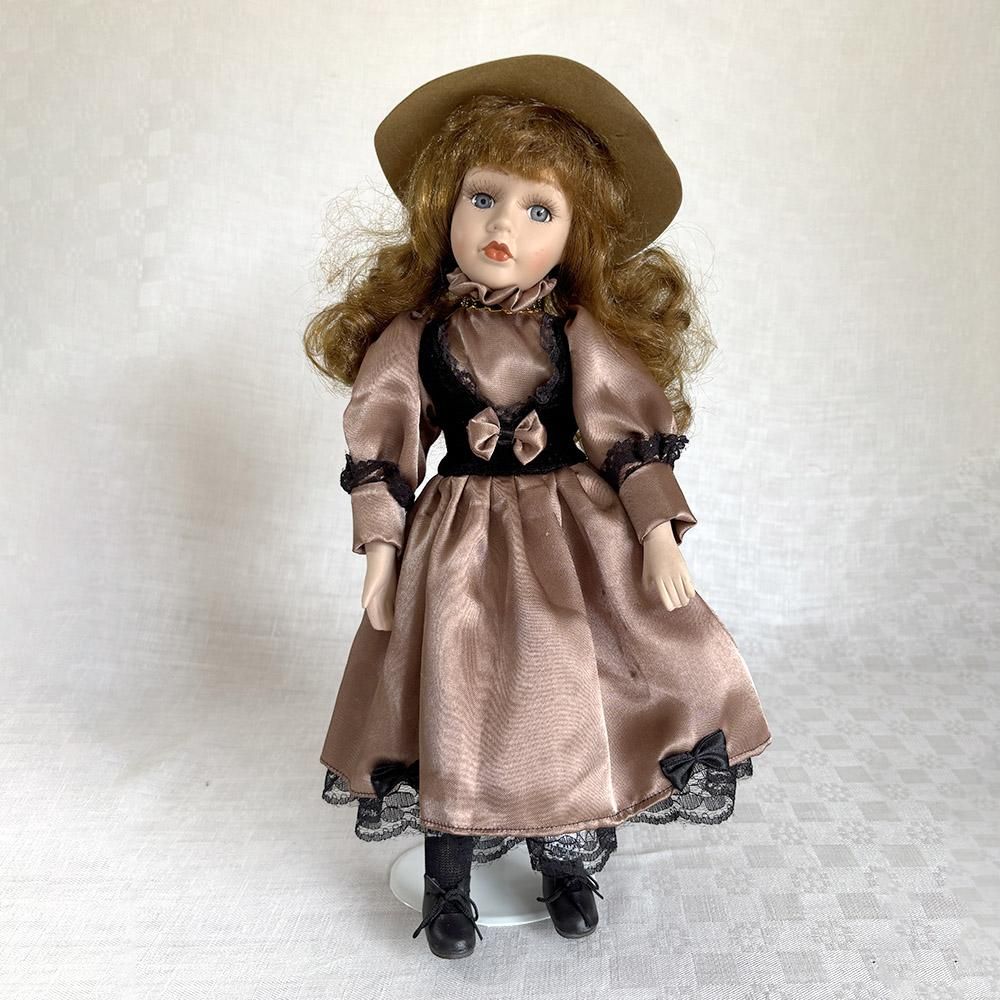 人形 ビスクドール ブラウンドレスと帽子のアンティーク
