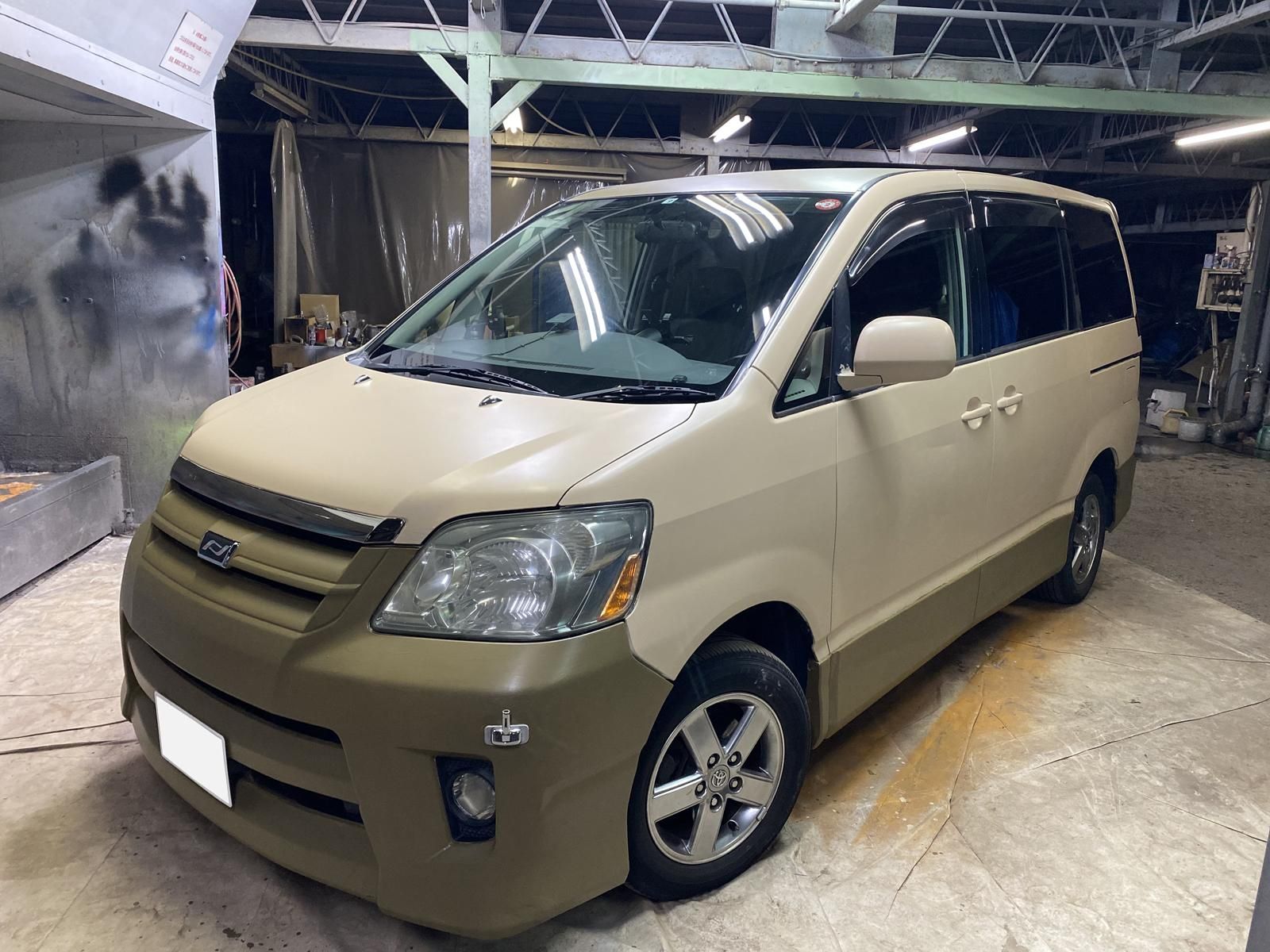 トヨタ ノアをミルクティーベージュで刷毛塗り全塗装！ - 刷毛（ハケ