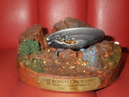 宇宙人,UFO,エイリアン,ジオラマ,ロズウェル事件 ,50周年,通販