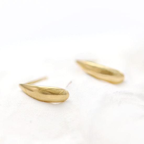 アクセサリーのプレゼント K18YG ティアドロップ ピアス 18金イエロー