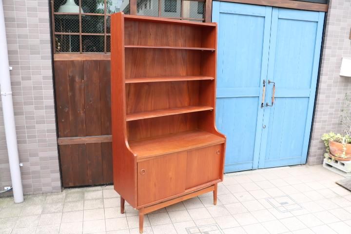 値下げ/デンマーク製のチーク材を使用したブックシェルフです