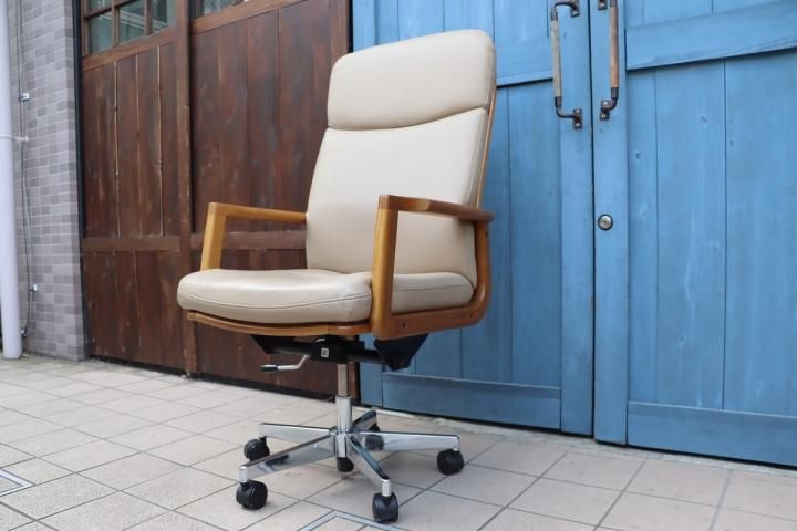 老舗家具メーカーHAMAMOTO(浜本工芸)のナラ無垢材を使用した書斎椅子