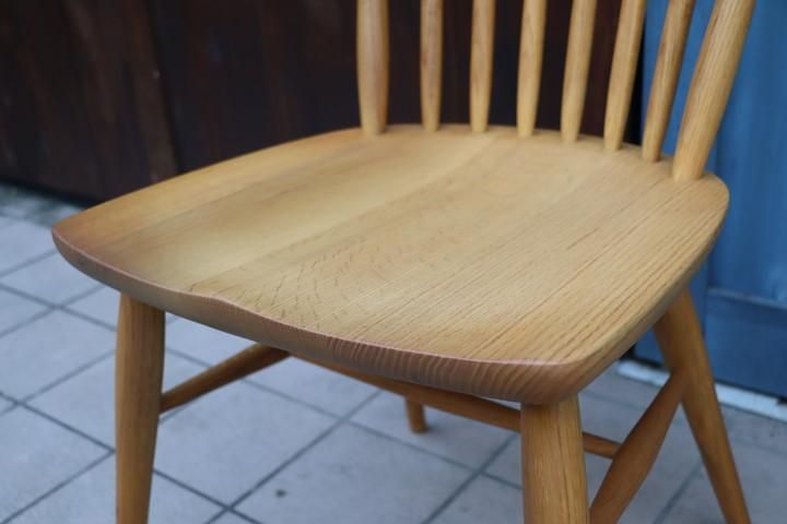 飛騨の家具メーカーKASHIWA(柏木工)よりODA11 オーク材ダイニング