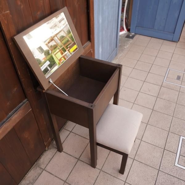 稀少なタモ材を使用した無印良品(MUJI)のドレッサー/スツールです