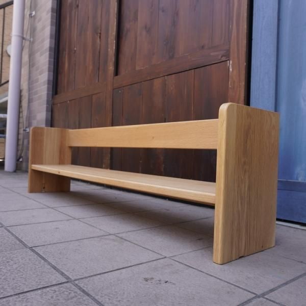 人気の無印良品(MUJI)のオーク無垢材デスク用上置き棚です。オーク無垢