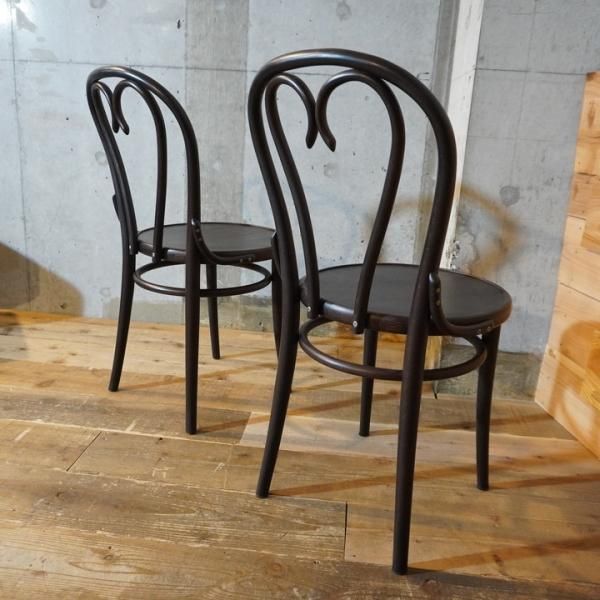 チェコのブランド TON FURNITURE(トーンファニチャー)よりNO.16 ベント