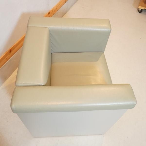 イタリアの高級ブランドCassina(カッシーナ)/INTER DÉCOR AIR FRAME