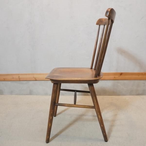 TON(トン)のIronica(アイロニカ)ウィンザーチェアです。レストランや