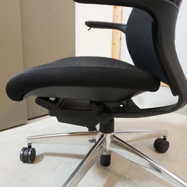 KOKUYO(コクヨ)のM4 オフィスチェアです。コクヨ独自のオート