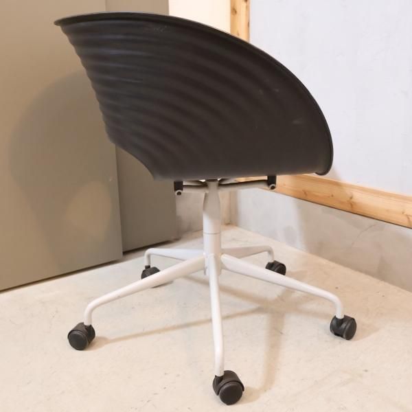 Vitra(ヴィトラ)社のRon Arad(ロン・アラッド)の代表作Tom Roll