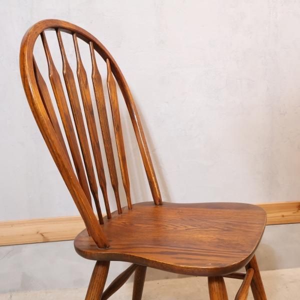 Shin Lee(シンリー)のレッドオーク材を使用したダイニングチェア