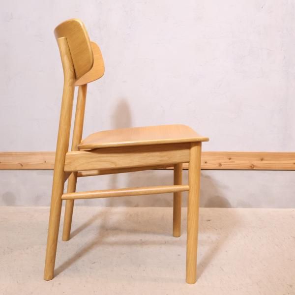 人気の無印良品(MUJI)のオーク材を使用したラウンドチェアです
