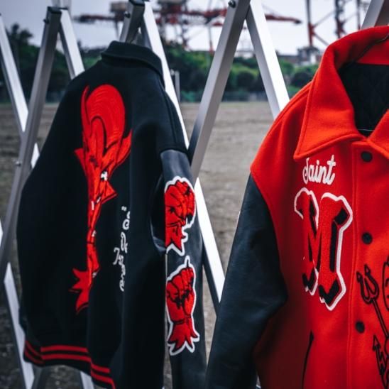 SAINT MXXXXXX(セントマイケル) 商品ページ - VARSITY JKT DEVIL M / BLACK