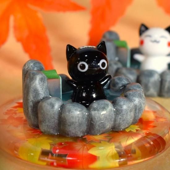 ガラス細工の猫｜露天風呂シロネコ｜フォーカートグラスワークス