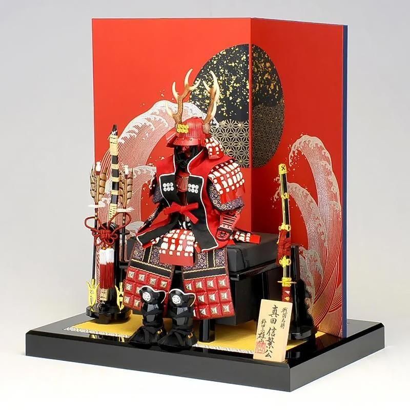 五月人形 | 鈴甲子雄山作 | 真田幸村赤備之具足飾り - 福田屋人形店の