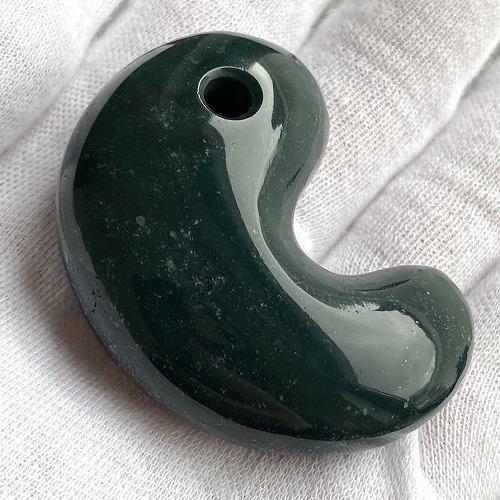 碧玉 勾玉(大＋) AA 巴形 】 青めのう 碧石 出雲石 限定 一点物 勾玉