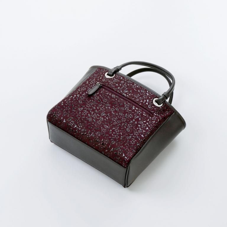 17ハンドバッグ［紫地×黒漆×小花唐草］：印傳屋公式オンラインショップ