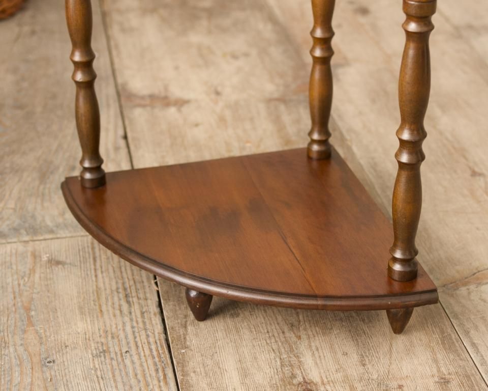 ディスプレイに最適なフランスアンティークコーナーシェルフ