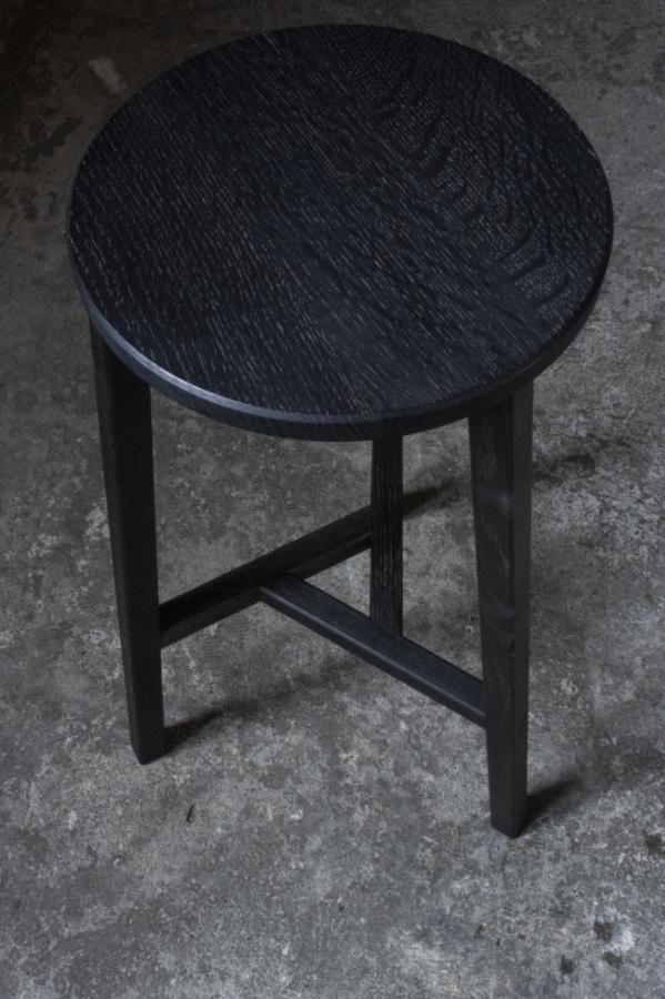 三本脚スツール / 鉄染