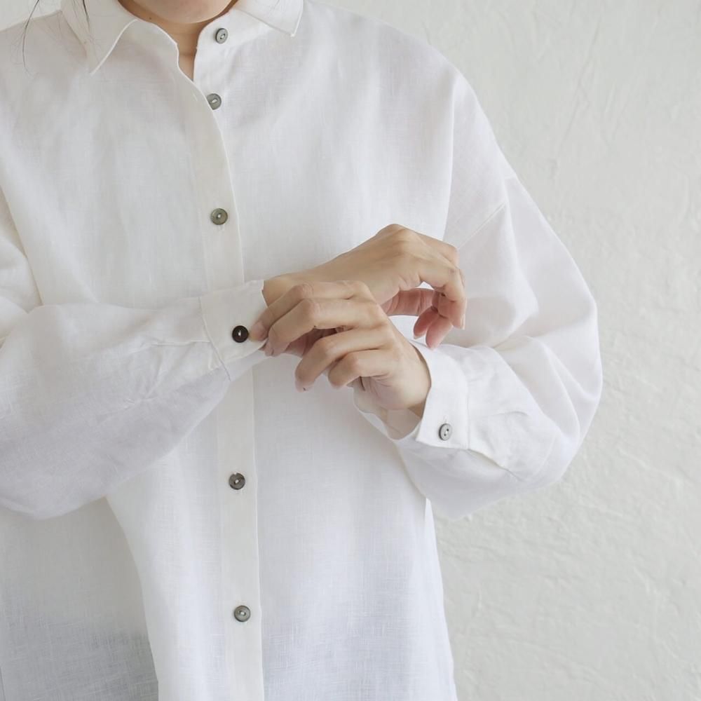 送料無料】リネン シャツブラウス （オフホワイト/黒ボタン）TP18|イン