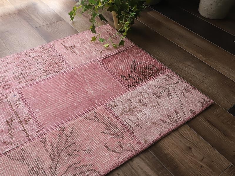 世界にたった1つ。斬新でモダンな『ビンテージパッチワークマット #22