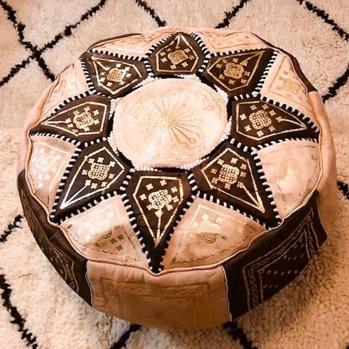 モロッコから届いた本物の革製プフ GADAN