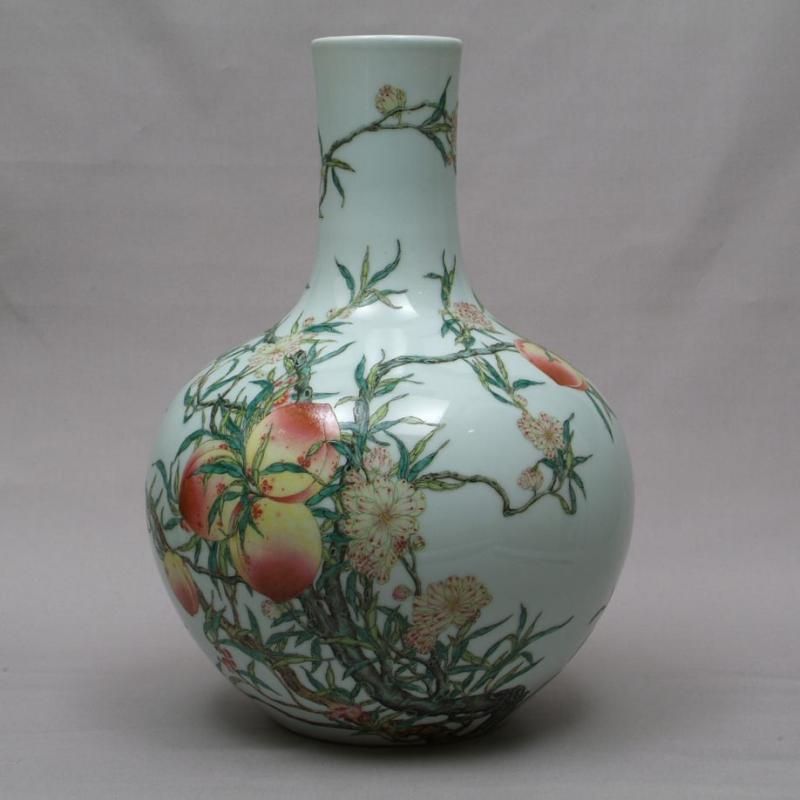 景徳鎮 粉彩九桃天球瓶(中) 【一品物】 - 書道用具専門店 西本皆文堂