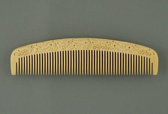 彫解櫛5寸5分（つた） さつまつげ - つげ櫛工房 辻忠商店 オンライン