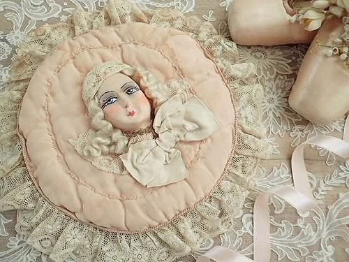 ブドワールドール クッション - 薔薇と天使のアンティーク