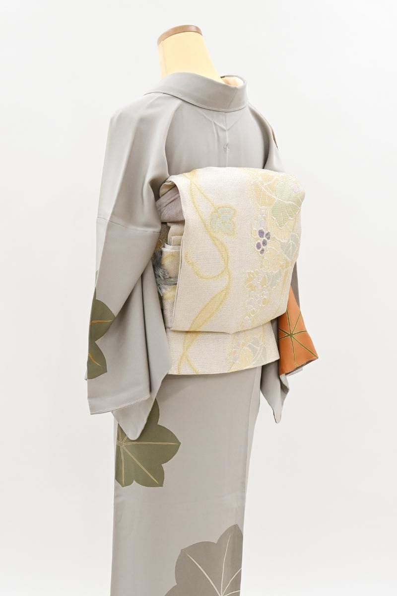 銀座【L-8479】誉田屋源兵衛製 袋帯 淡い象牙色 葡萄唐草文（落款入