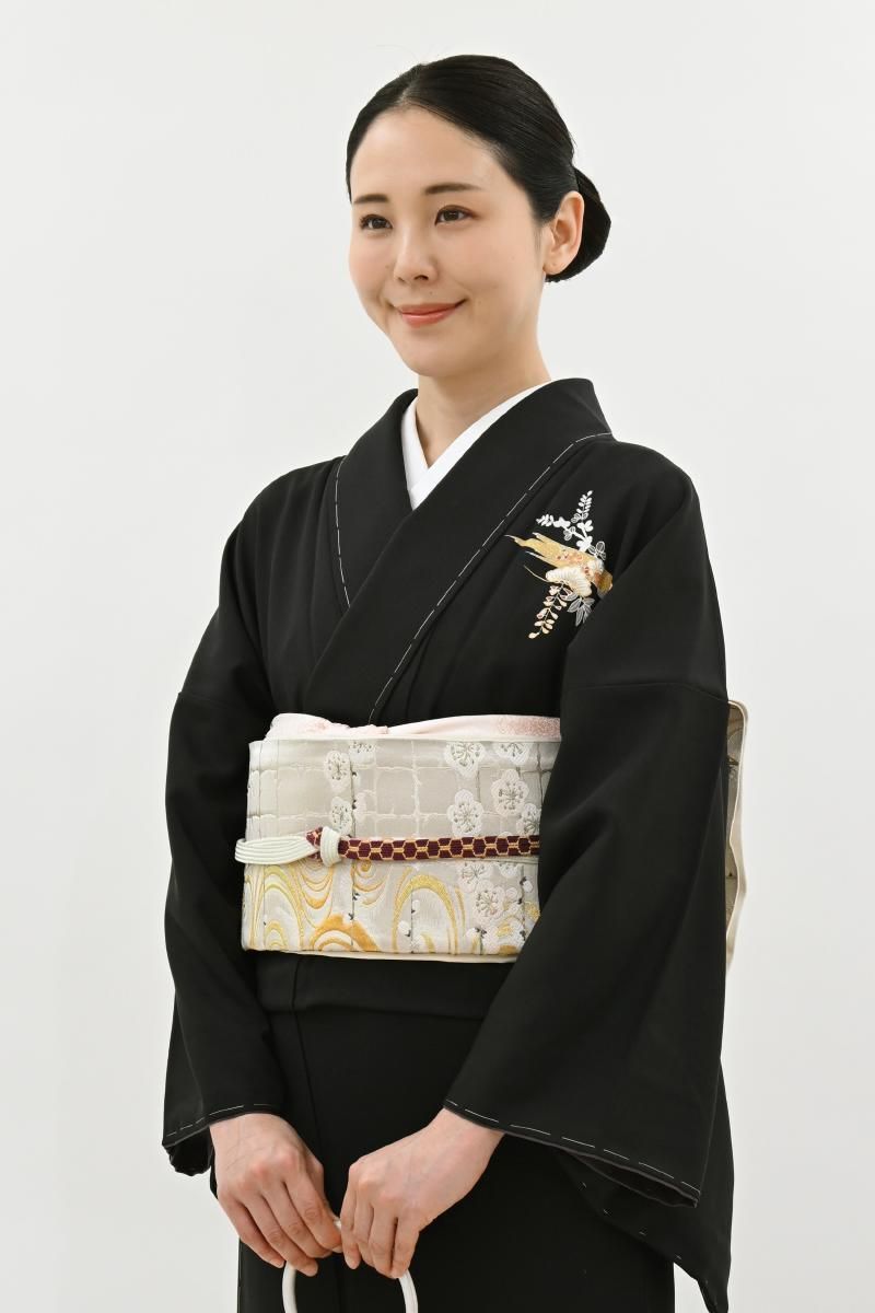 銀座【L-8638】西陣 川島織物製 袋帯 銀色 流水に梅の図（落款入